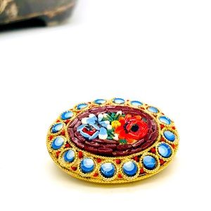Vintage micro mosaic brooch 🌺